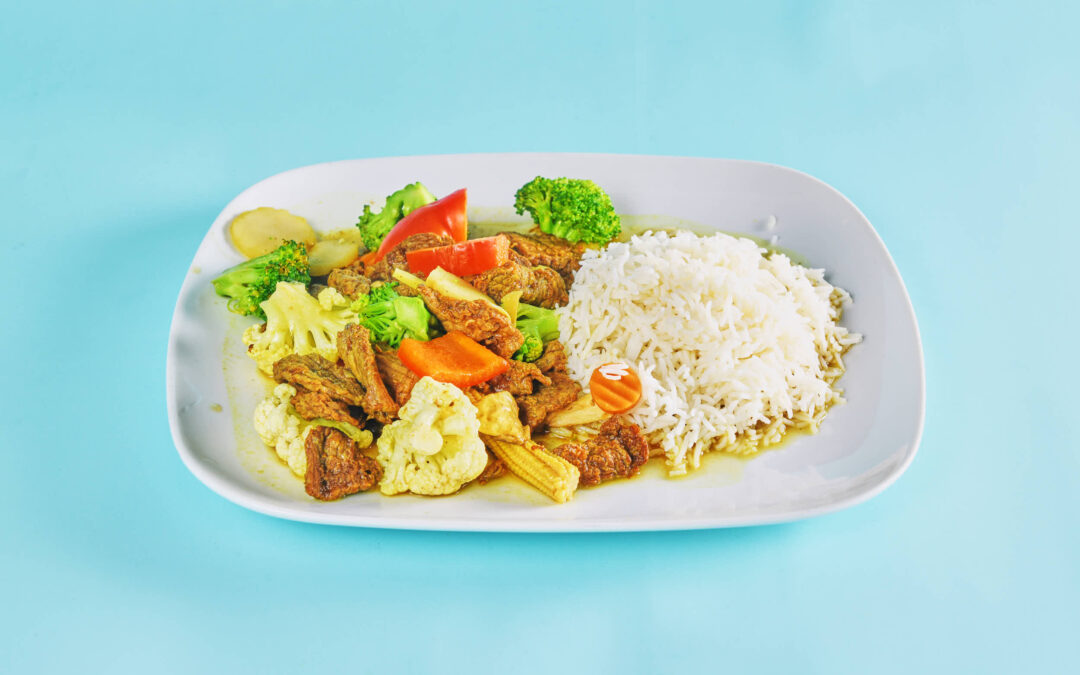 BIFF I KARRI SAUS /189,-  med ferke grønnsaker og karri saus.