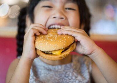 BARNE HAMBUGER 50 GR  /89,-   med pommes