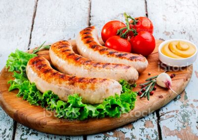 KYLLING PØLSE /69,-   med pommes