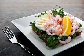 Smørbrød med reker /89,-